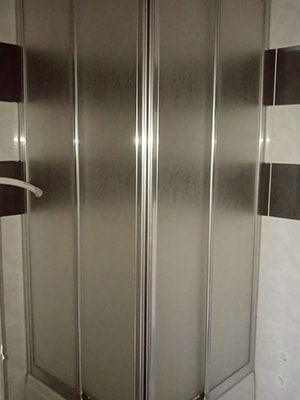 Mika-Kare-Dusakabin-30-min